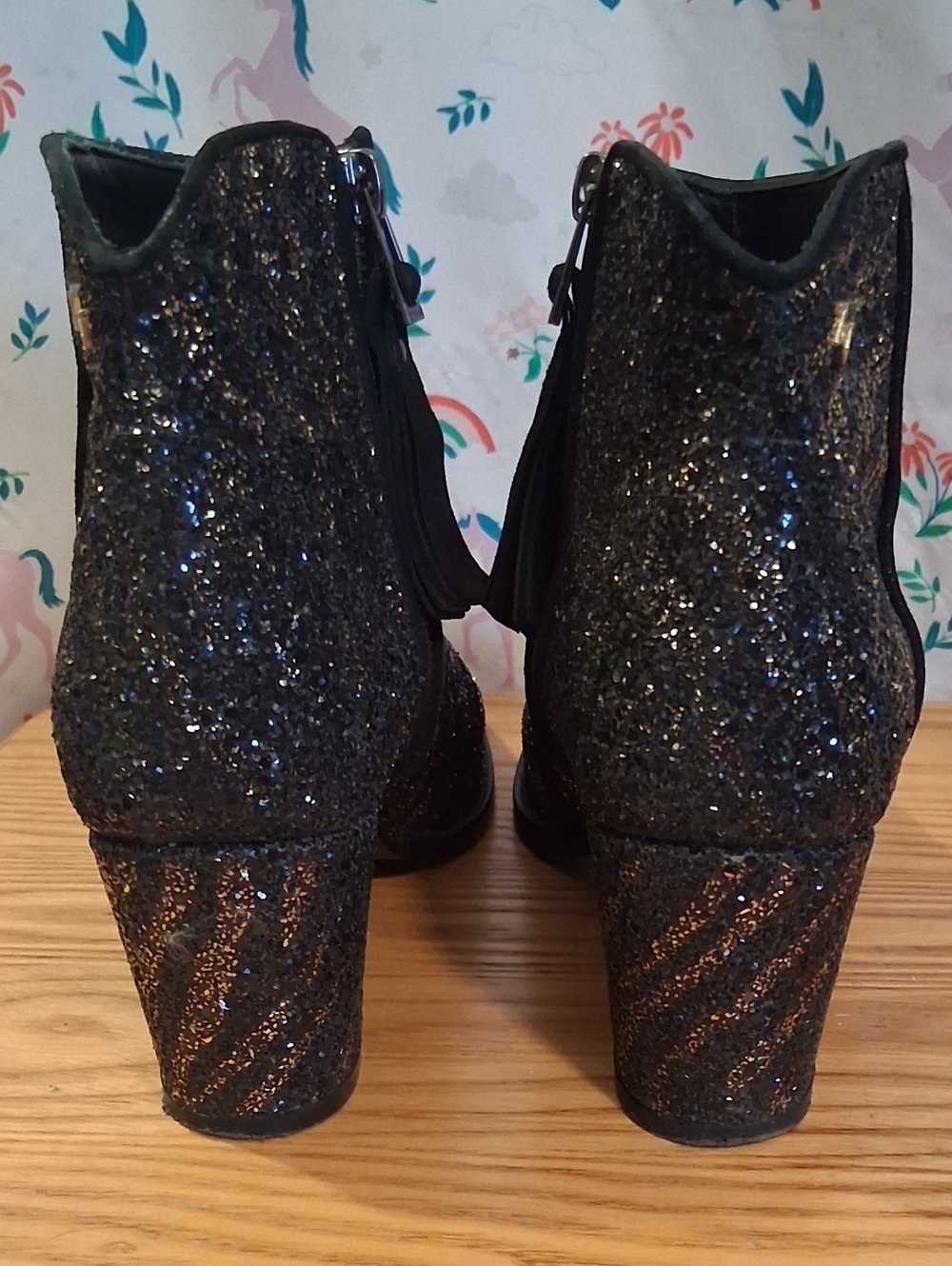 EUC Zadig & Voltaire Molly Black & Gold Glitter Statement Ankle Bootie SZ 9/9.5 - Picture 5 of 12